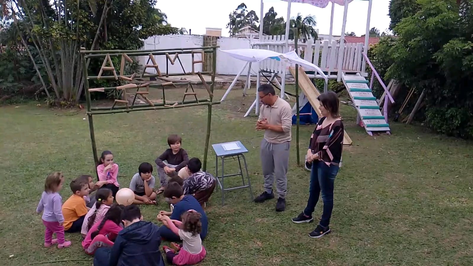 Família Arca Academy - Educação domiciliar com amor e propósito